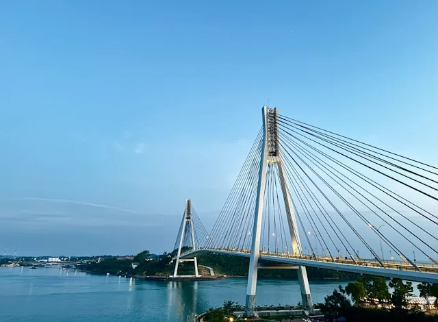 Batam Maritime Logistics Hiring: Why Investment Is Pouring In and Senior Talent Is Walking Out