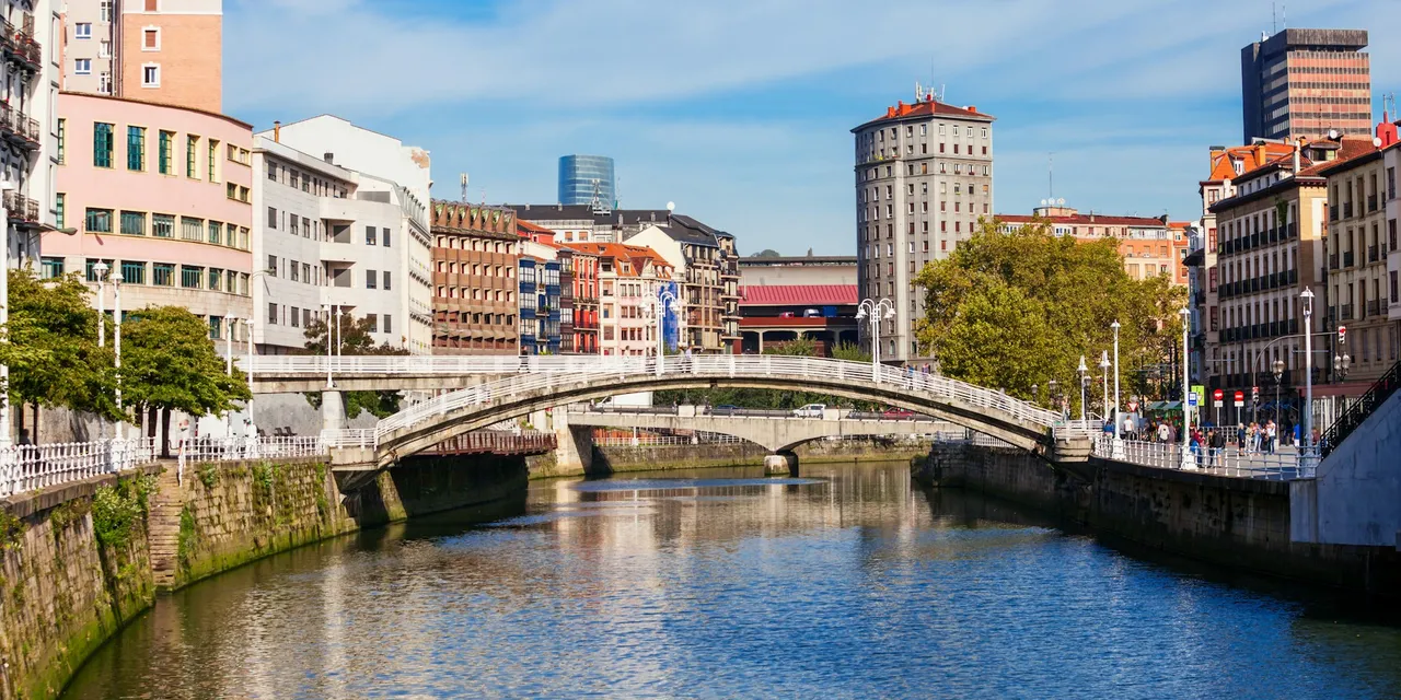 Bilbao's Financial Sector Is Cutting Thousands of Jobs and Cannot Fill the Ones That Matter