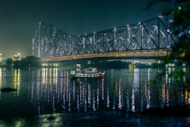 Kolkata Manufacturing in 2026: Thousands of Workers Without Jobs, Dozens of Critical Roles Without Candidates