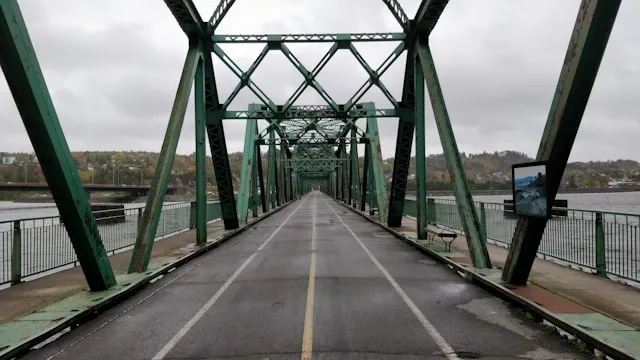 Quebec City's Insurance Sector Cut Hundreds of Jobs and Still Cannot Hire the People It Needs