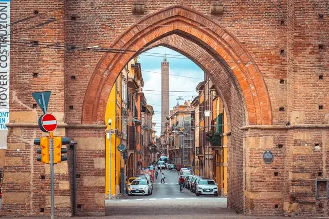 Trend del Recruiting a Bologna 2025–2026: Cosa Devono Sapere Candidati e Aziende
