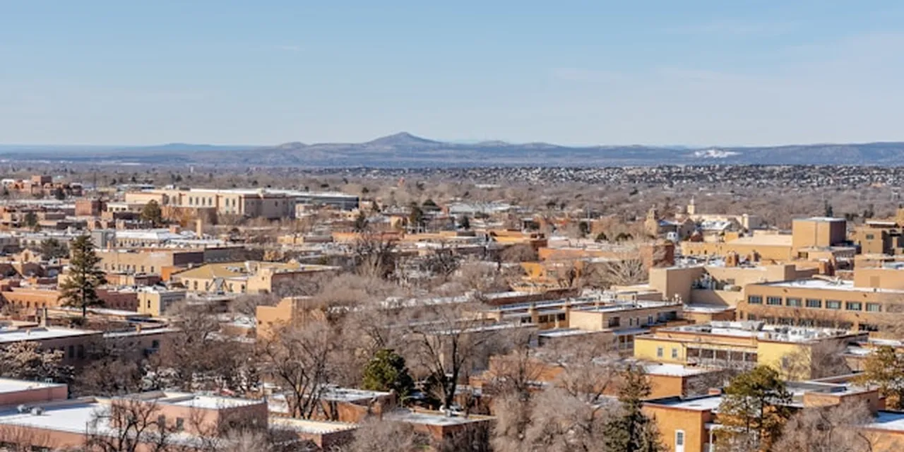 Santa Fe's Art Market Is Booming in Visitors and Shrinking in the People Who Run It