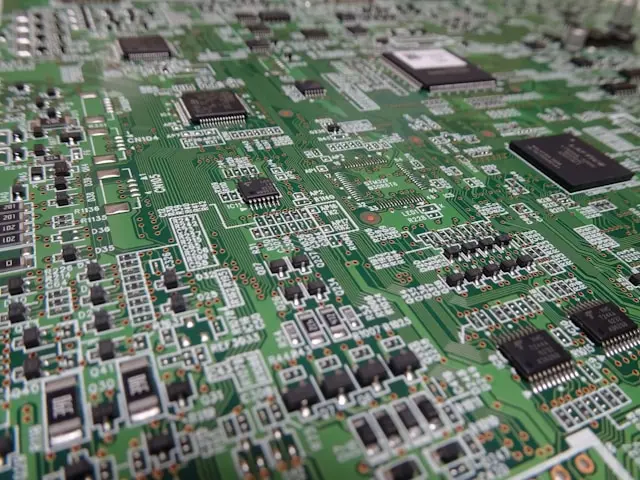 Suwon's Electronics R&D Cluster in 2026: The Hiring Paradox Inside Samsung's Orbit