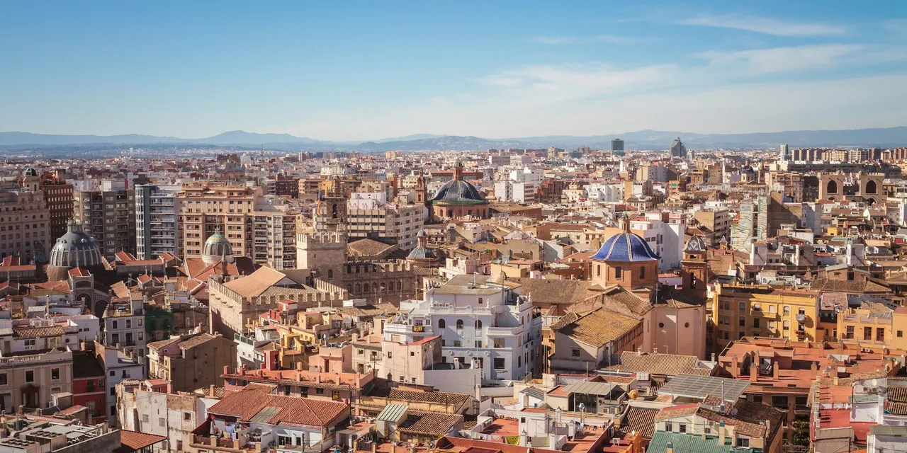 Valencia's Tourism Is Booming. Its Hospitality Sector Is Hollowing Out. Here Is What Hiring Leaders Need to Understand.